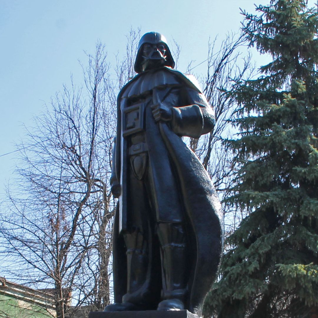 Darth Vader Statue